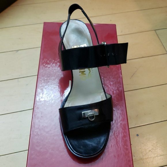 Women's shoes - Picture 1 of 4